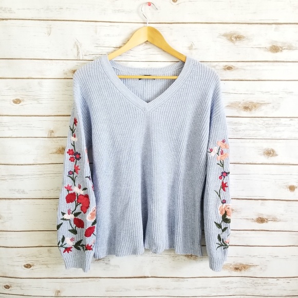 American Eagle Outfitters Sweaters - American Eagle Outfitters | Embroidered Floral